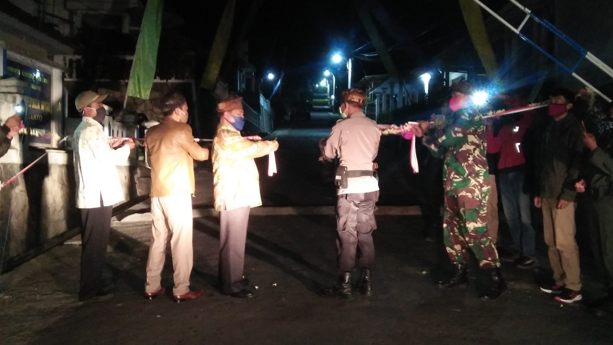 Pemotongan pita lounching kampung Tangguh