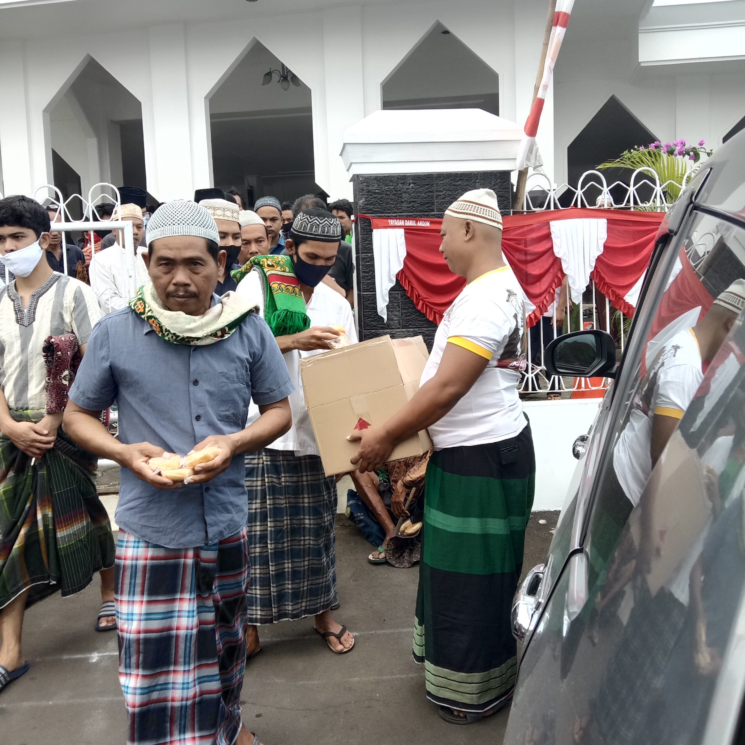 Komunitas Jumat Berkah, bagikan Makanan tiap hari Jumat - PENJURU.ID