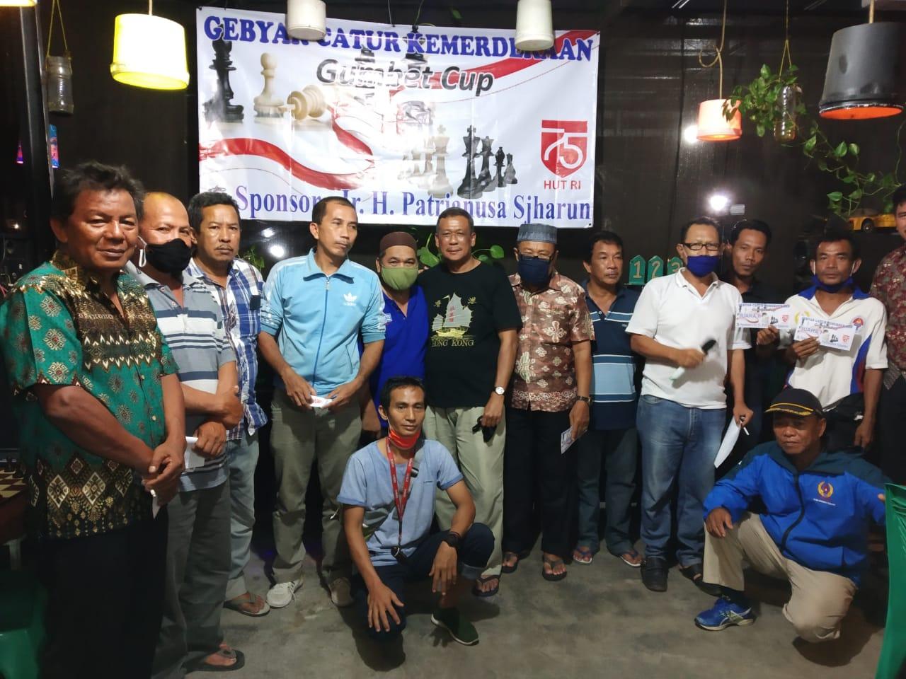 Ir.H.Patrianusa Sjahrun Bersam Pemenang Catur Gumbet Cup