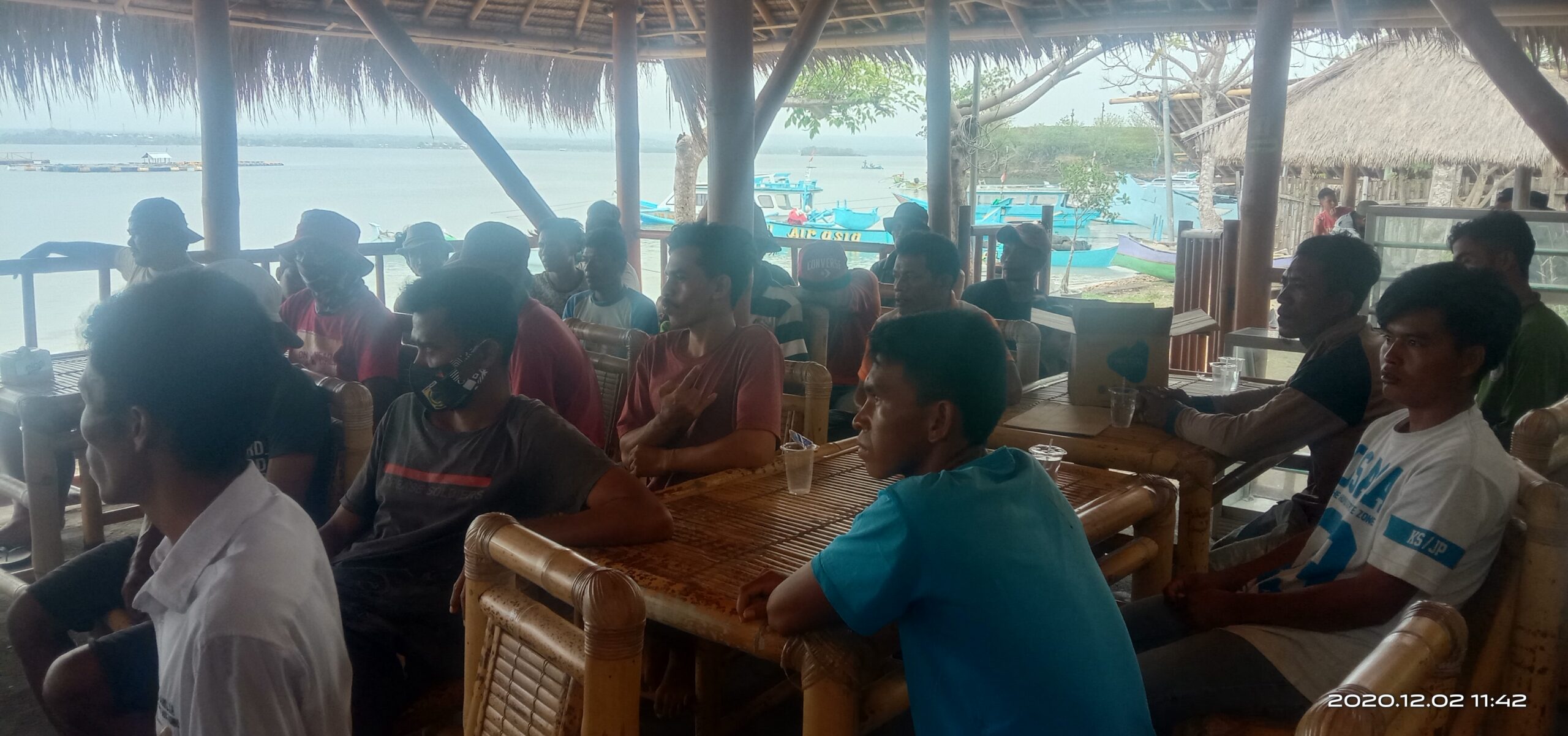 Warga Desa Sekaroh Kecamatan Jerowaru, Lombok Timur, Nusa Tenggara Barat (NTB)