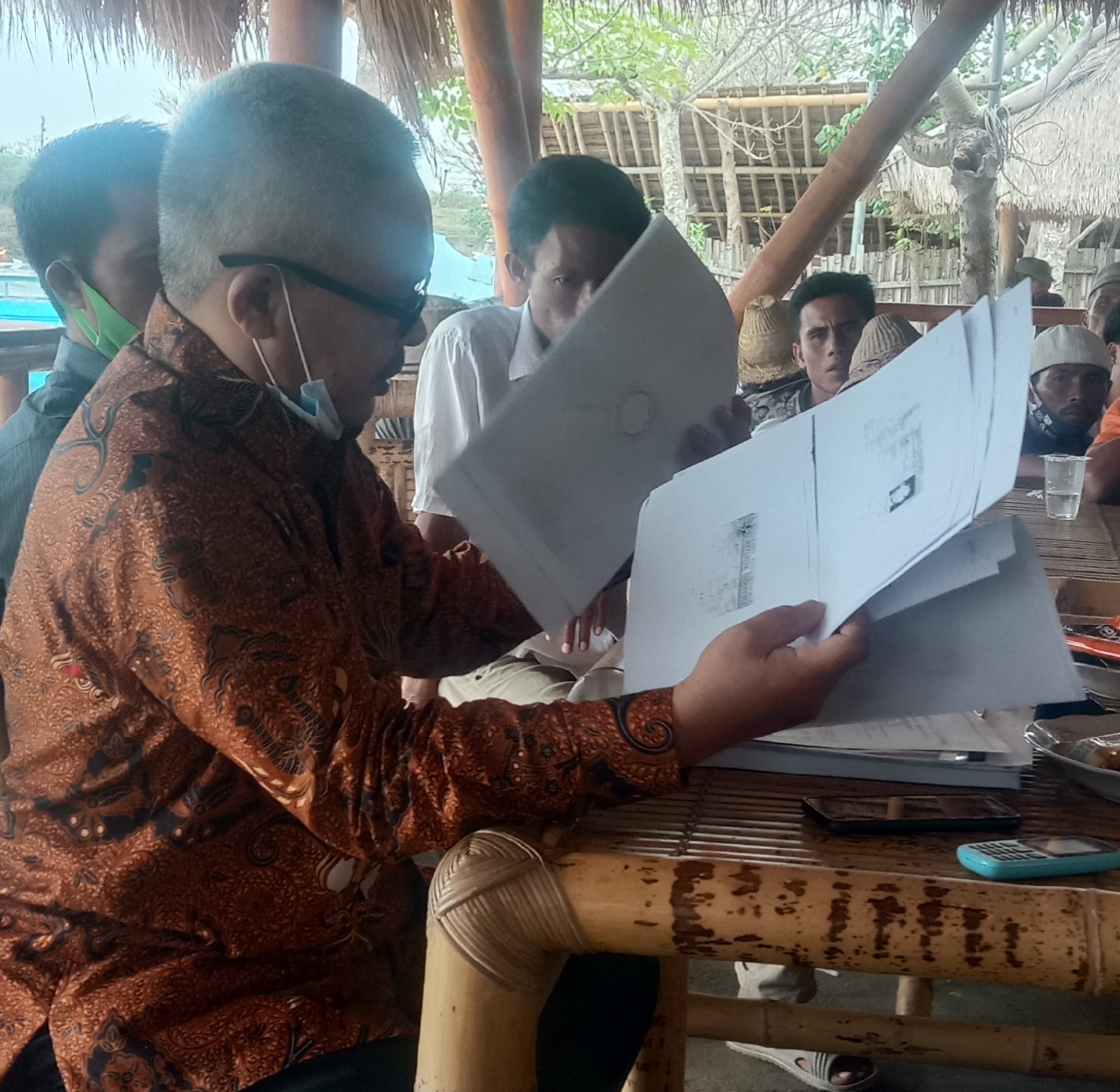 Ahli Hukum Tata Negara, DR.Bistok Nadapdap, SH.,MH (pakai baju batik)