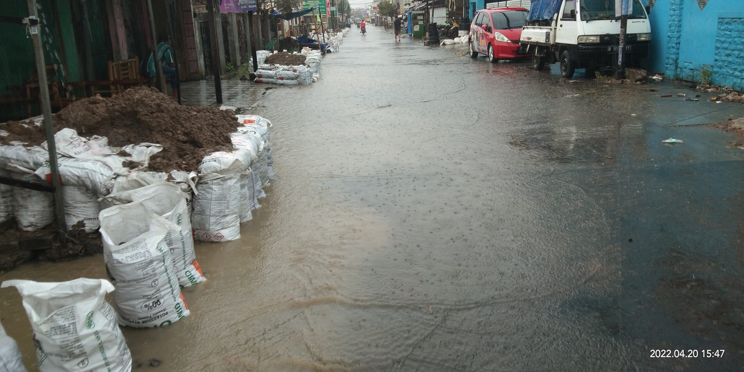 Jalan KH. Fudholi, Kampung Cabang Lio, Karang Asih.