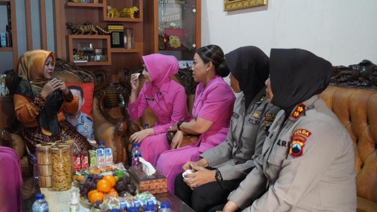 61b8e12a-91e1-4e5c-bcef-7d31d9082e2b