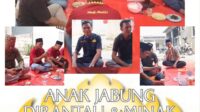 Putih dan Hijau Simpel Foto Produk Paket Skincare Pria Poster_20260719_182708_0000